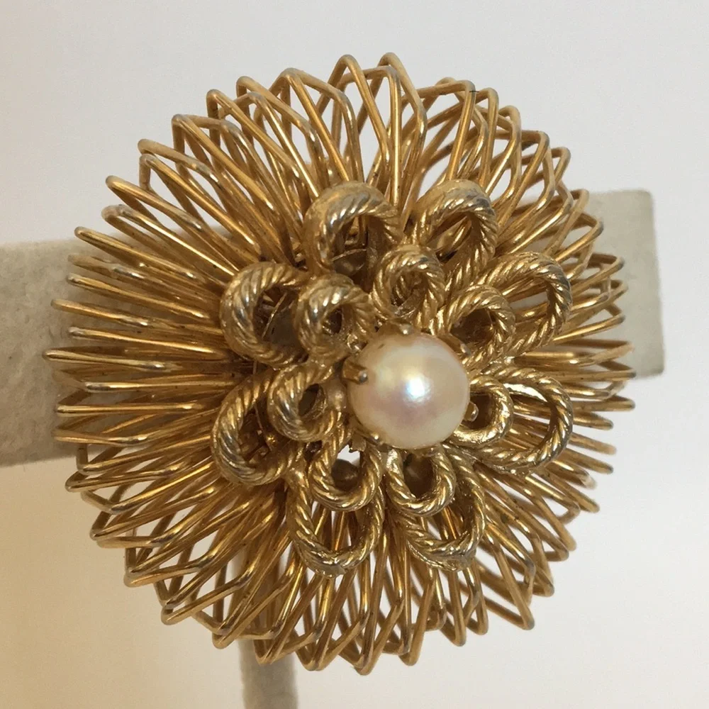 Unique Brooch with Prong-set Center pearl